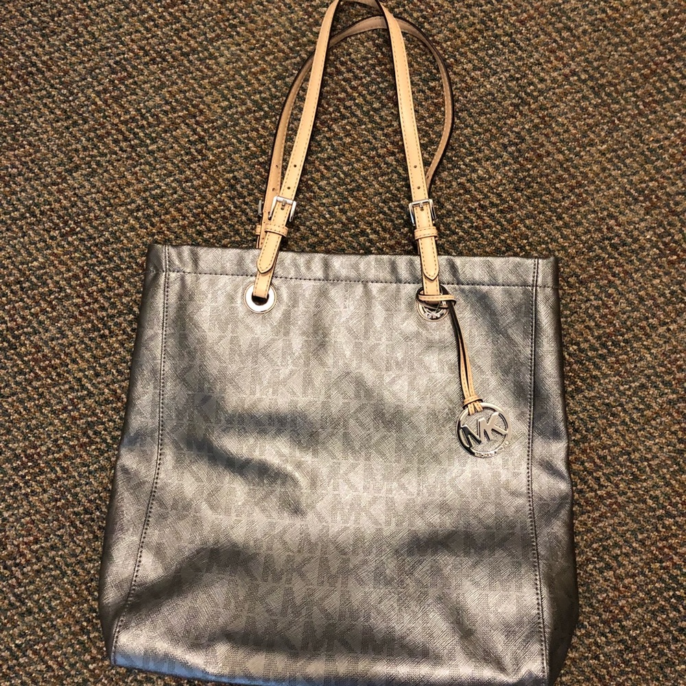 Micheal Kors tote
